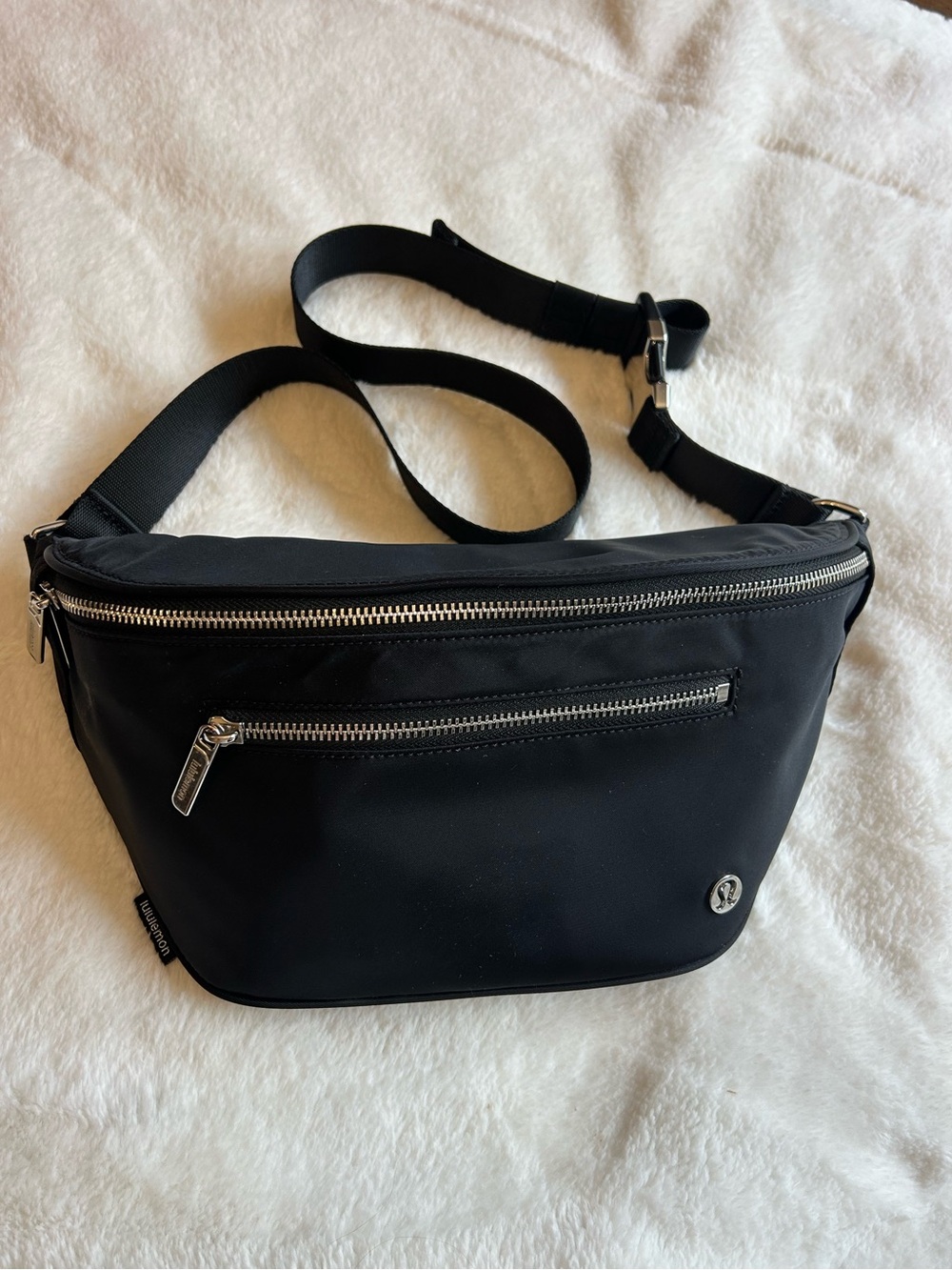 Lululemon City Essential Belt Bag